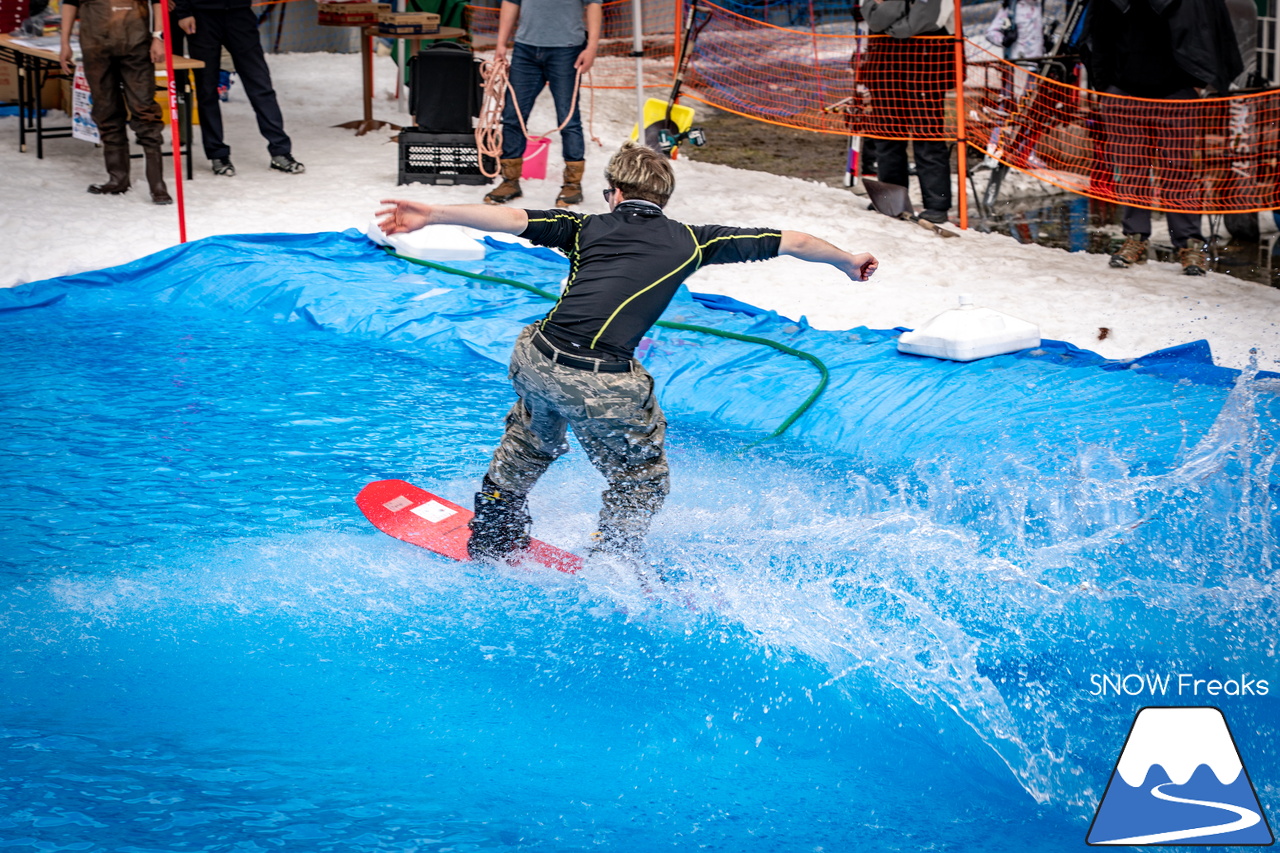 富良野スキー場｜いよいよインターナショナルなイベントに？！春シーズン恒例『第13回 Pond Skimming 池渡り』開催～♪